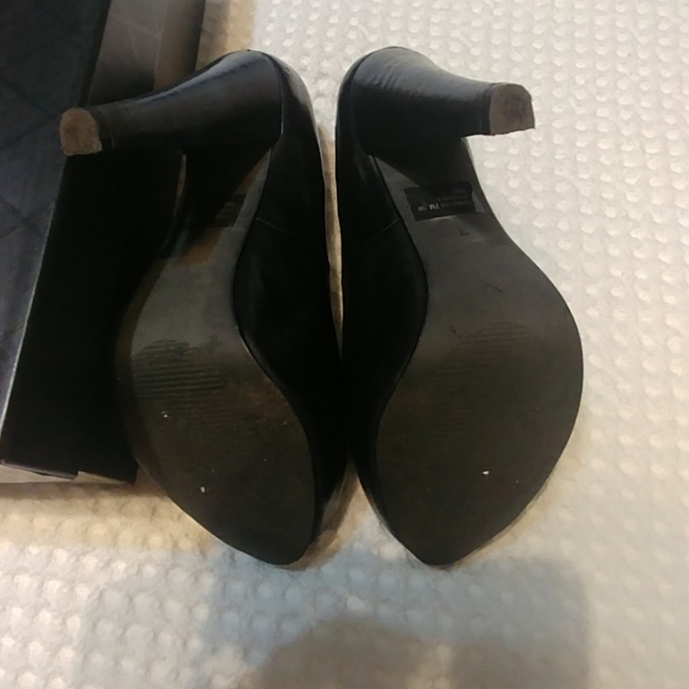 Black heels - Picture 4 of 6